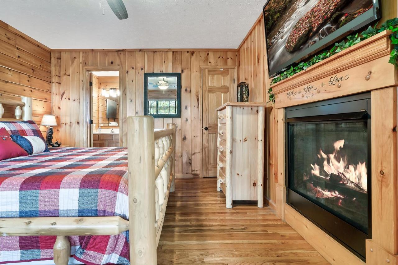 Lazy Bear Den Villa Sevierville Eksteriør billede