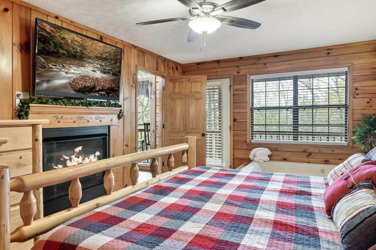 Lazy Bear Den Villa Sevierville Eksteriør billede